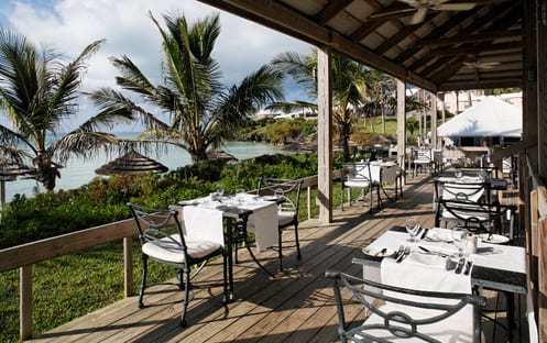 Breezes Beach Bar & Restaurant (seasonal)